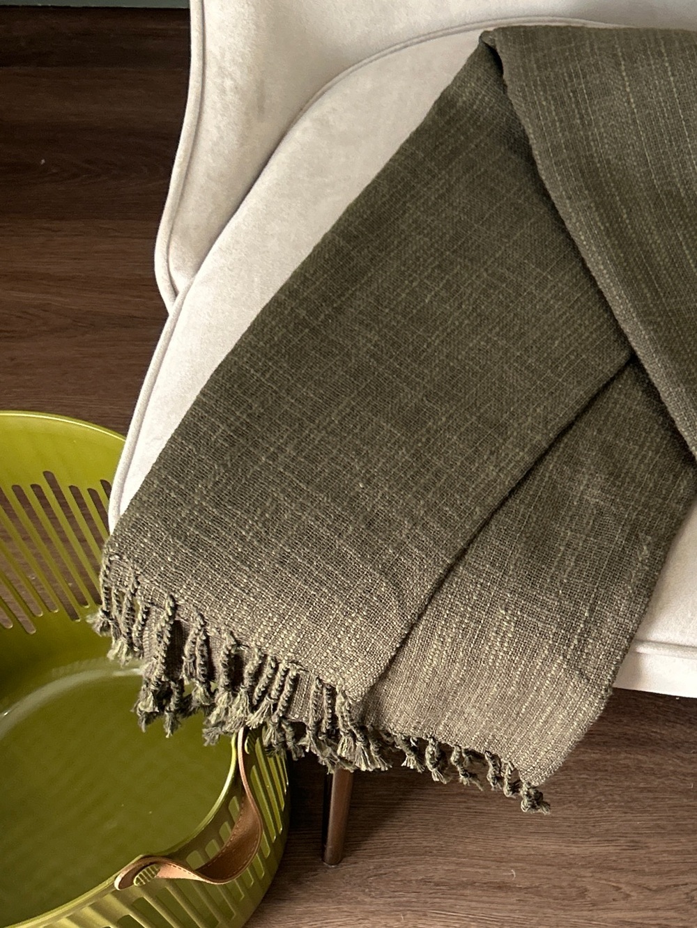 Olive Green Hand Loom Textile Hand Tied Tassels Travel Scarf Wrap Towel Sarong